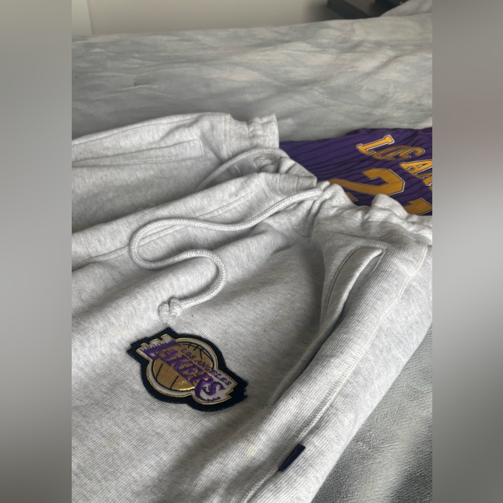 Rowing Blazers X NBA Lakers Sweatpants Size Small NWOT - Picture 2 of 11